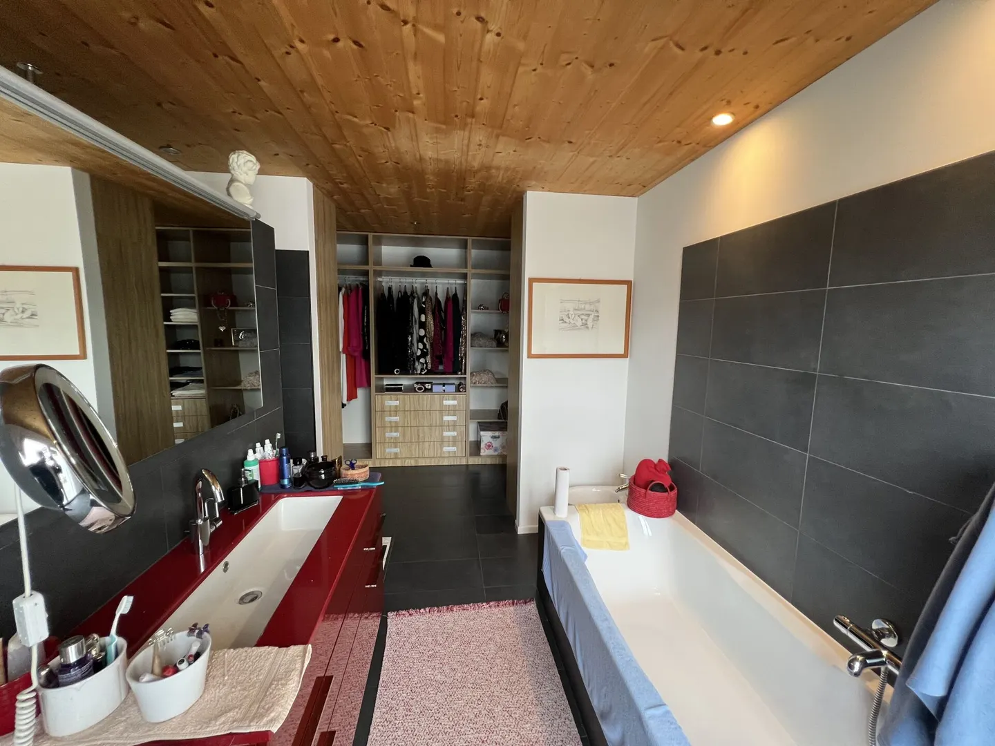 Schönes 5,5-Zimmer-Einfamilienhaus mit Terrasse, Garten und schönem Seeblick - Foto 9 von 20