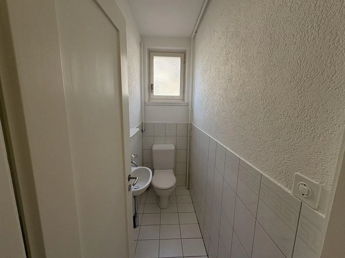 Charmante appartement ancien de 5 pièces limité jusqu'au 31.12.2026 - Photo 7 sur 11