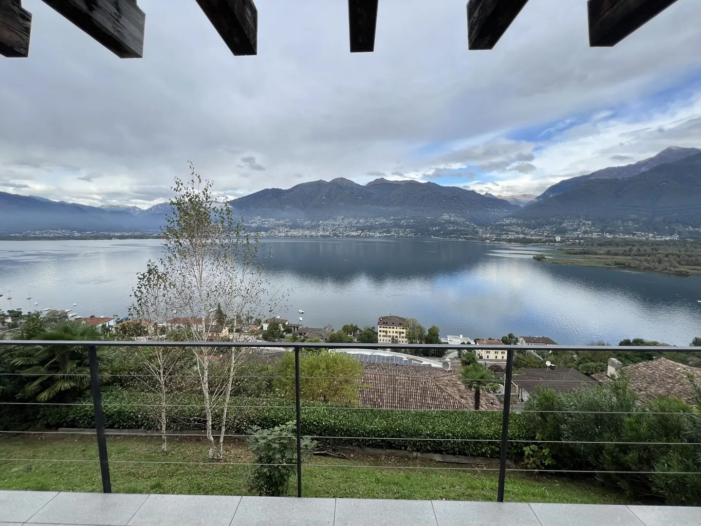 Schönes 5,5-Zimmer-Einfamilienhaus mit Terrasse, Garten und schönem Seeblick - Foto 15 von 20