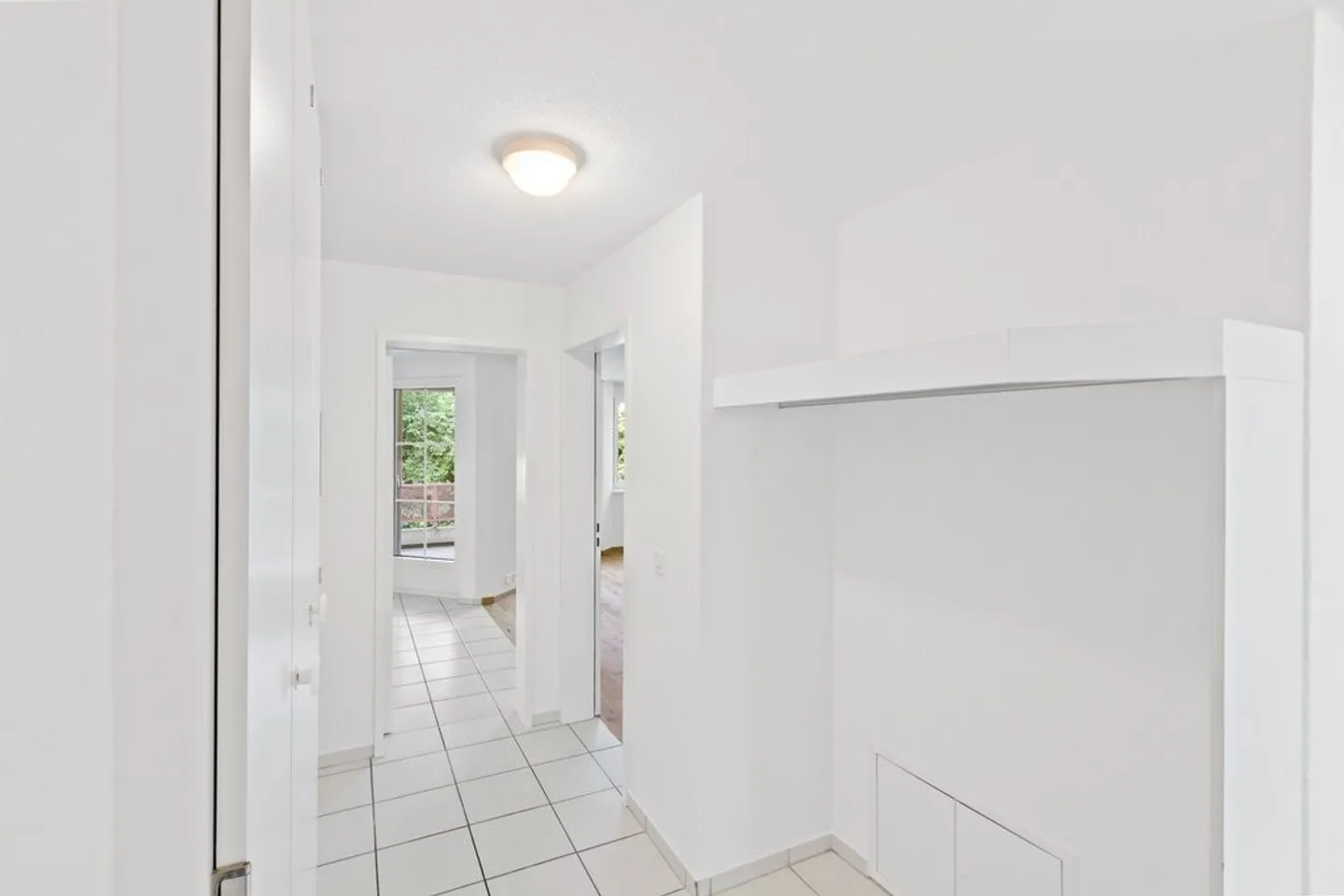 Helle Wohnung mit Balkon - Foto 4 von 10