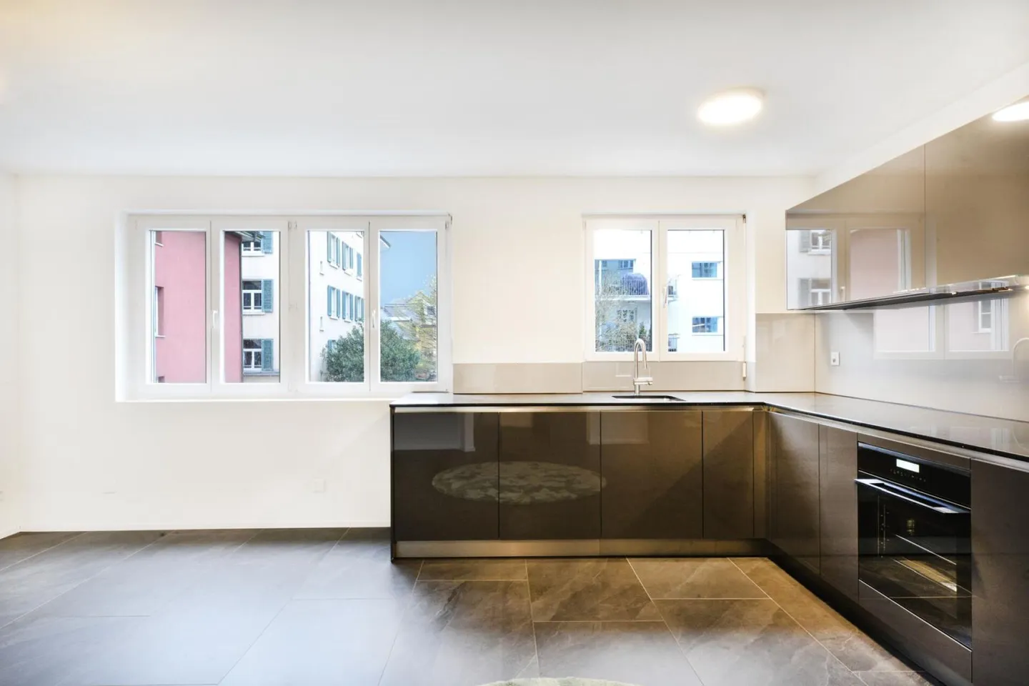 Studio apartment in the best location in Zurich Seefeld - Photo 3 of 8