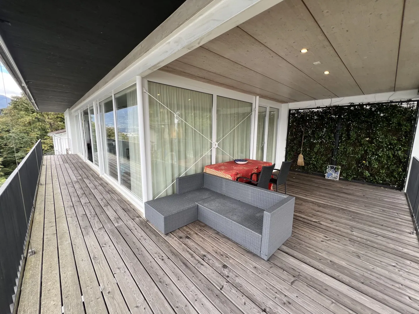 Schönes 5,5-Zimmer-Einfamilienhaus mit Terrasse, Garten und schönem Seeblick - Foto 16 von 20