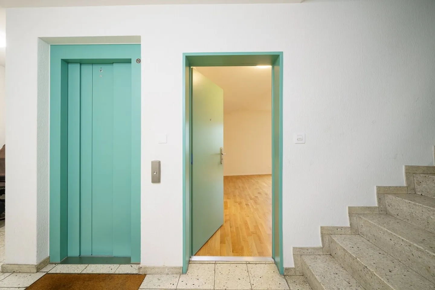 Central 1-room apartment near the Musical Theater - Photo 2 of 6