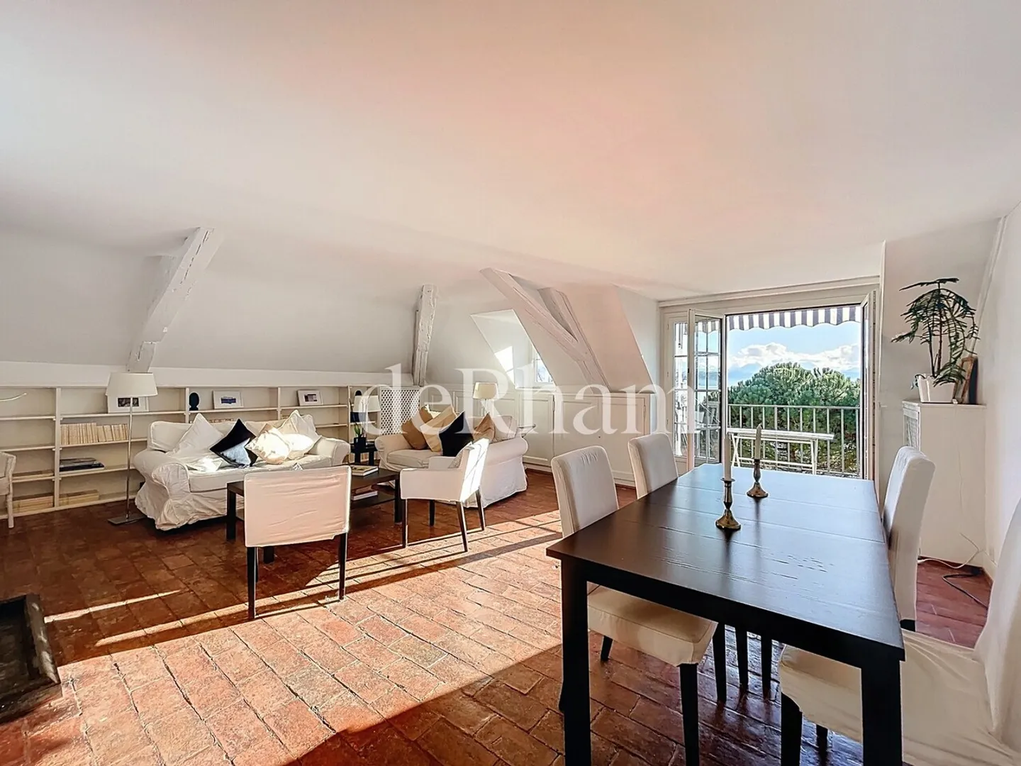 Prächtige Wohnung nur wenige Schritte vom See entfernt! - Foto 2 von 9