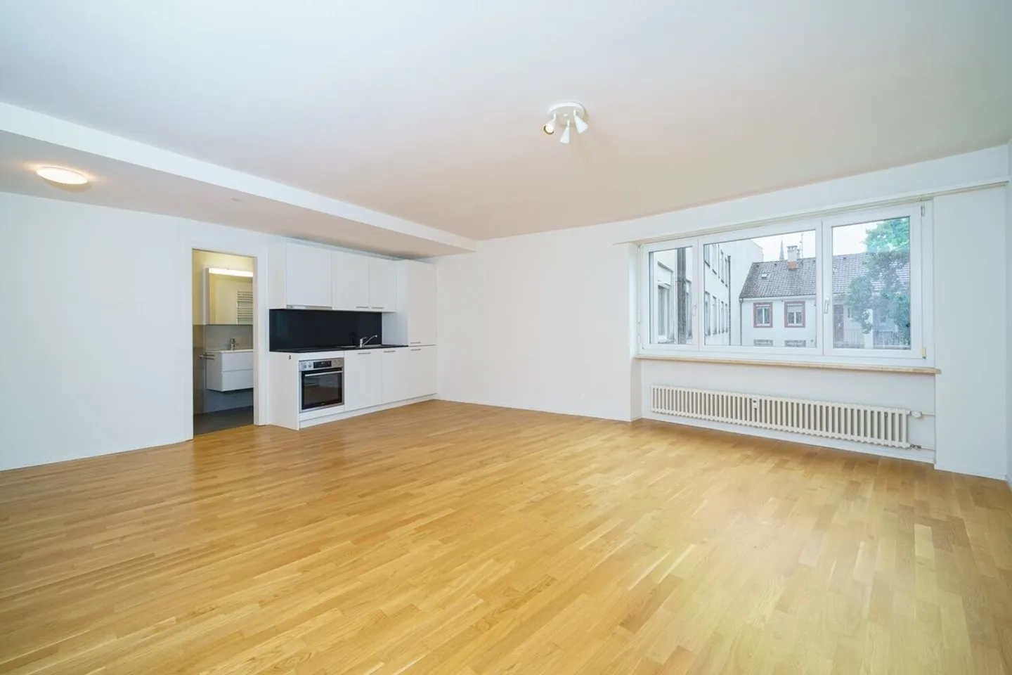 Central 1-room apartment near the Musical Theater - Photo 3 of 6