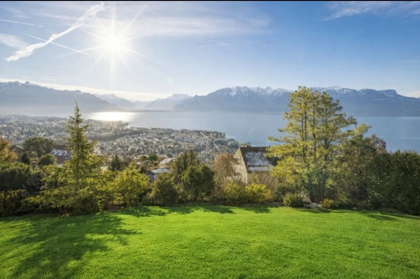 Proprietà Unica con vista panoramica, esclusiva di Sotheby's! - Foto 2 di 13