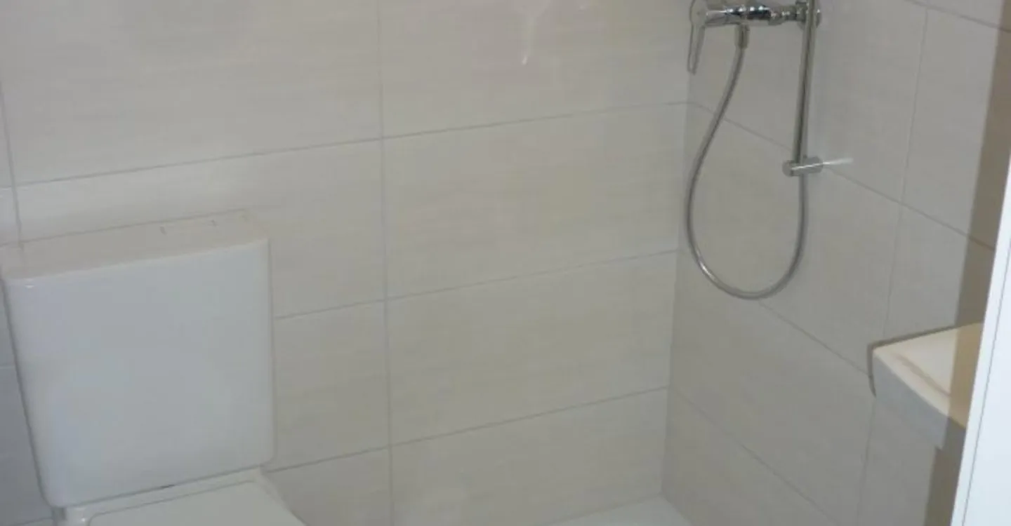 Appartement Charmant avec Ascenseur - Photo 4 sur 7