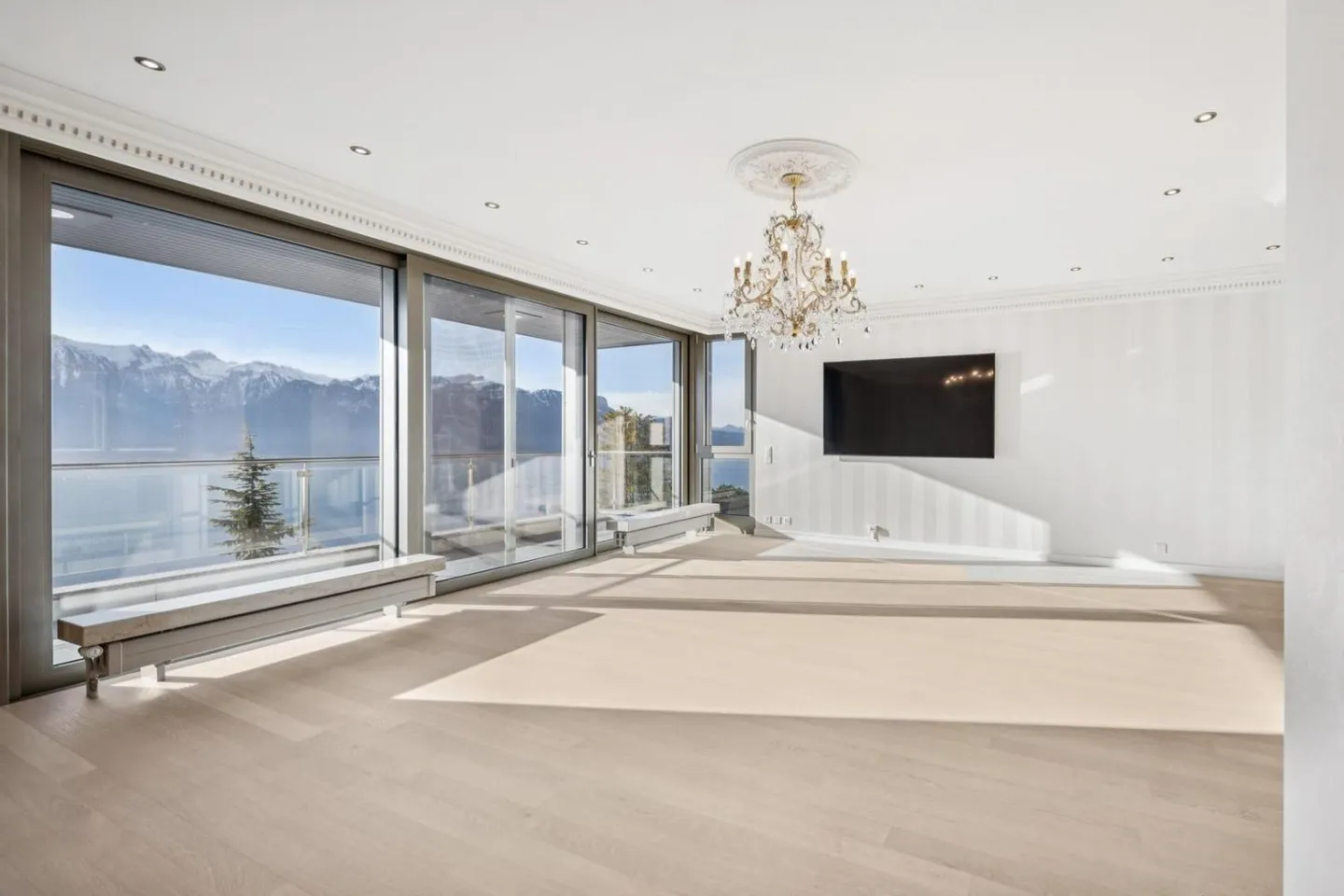 Proprietà Unica con vista panoramica, esclusiva di Sotheby's! - Foto 11 di 13