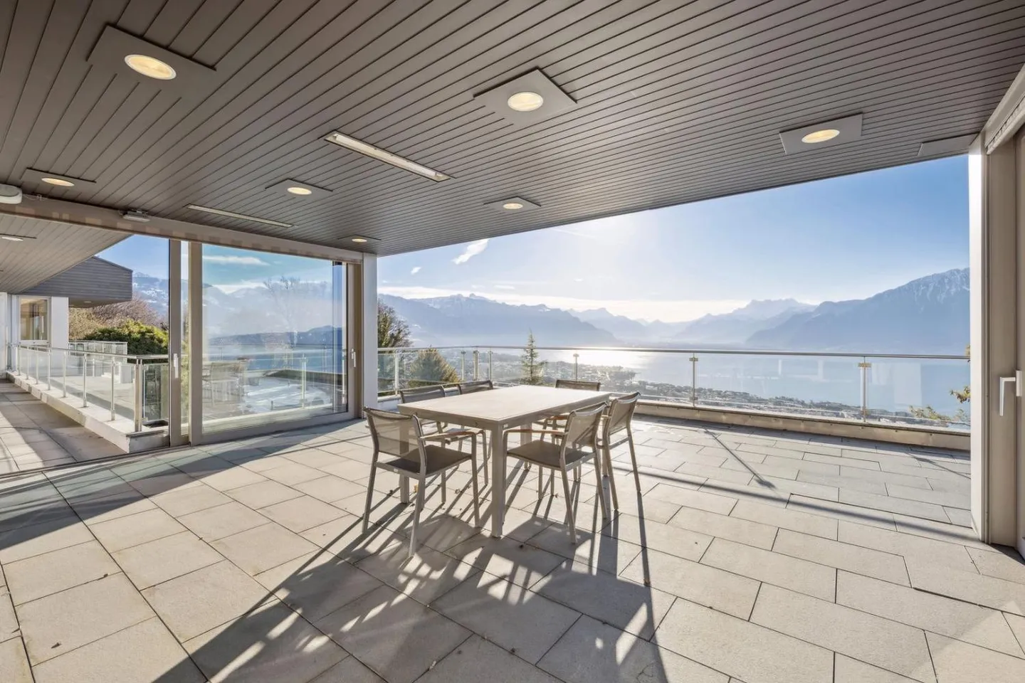 Proprietà Unica con vista panoramica, esclusiva di Sotheby's! - Foto 9 di 13