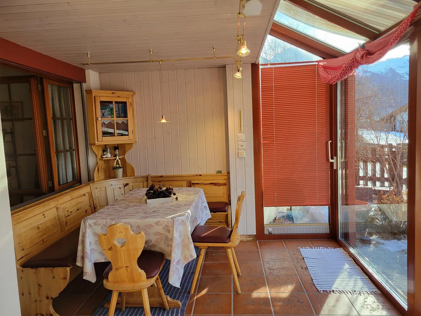 Appartement confortable de 2,5 pièces à Savognin avec terrasse - Photo 4 sur 7