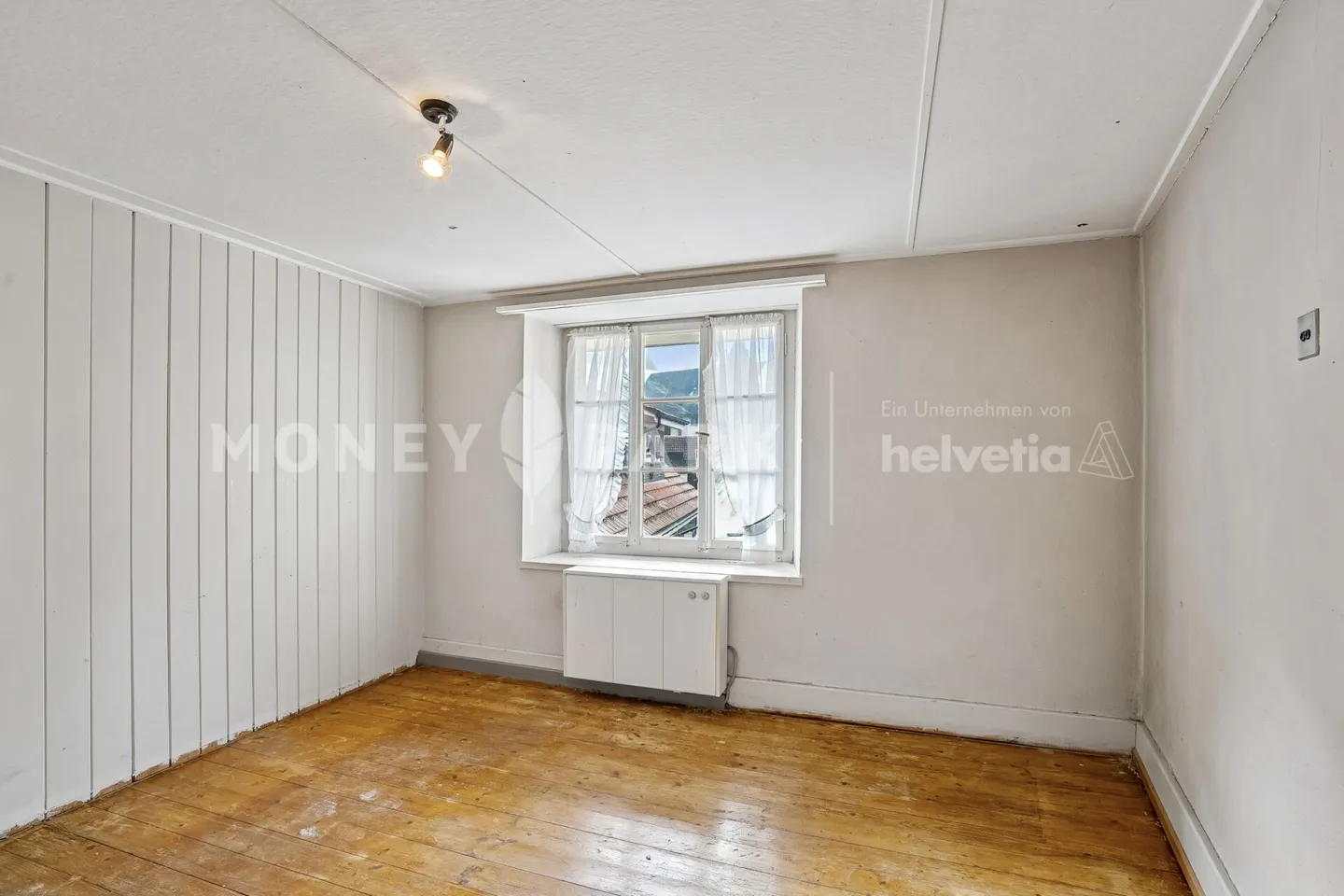 5.5-Room Mid-Terrace House with Expansion Potential - Photo 4 of 9