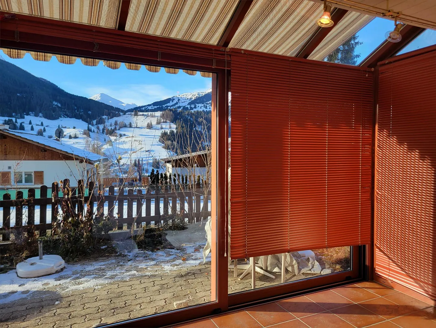 Appartement confortable de 2,5 pièces à Savognin avec terrasse - Photo 3 sur 7
