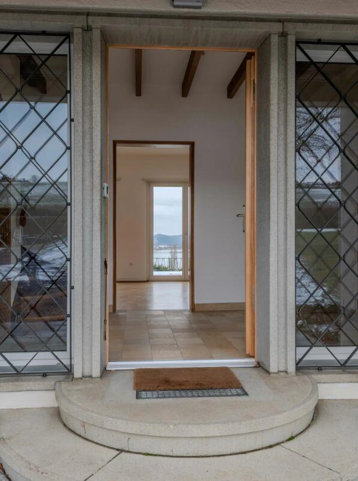 Majestätisches Haus mit Seeblick - Foto 10 von 17