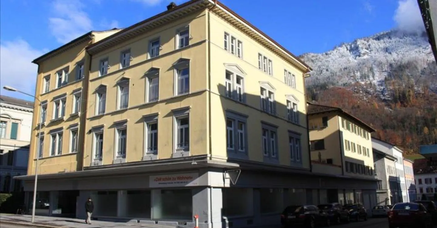 Charmante Wohnung in Glarus - Foto 1 von 9