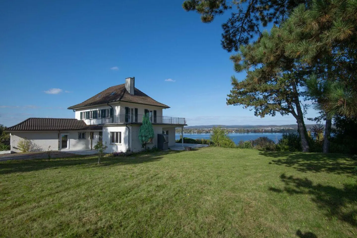 Majestätisches Haus mit Seeblick - Foto 2 von 17