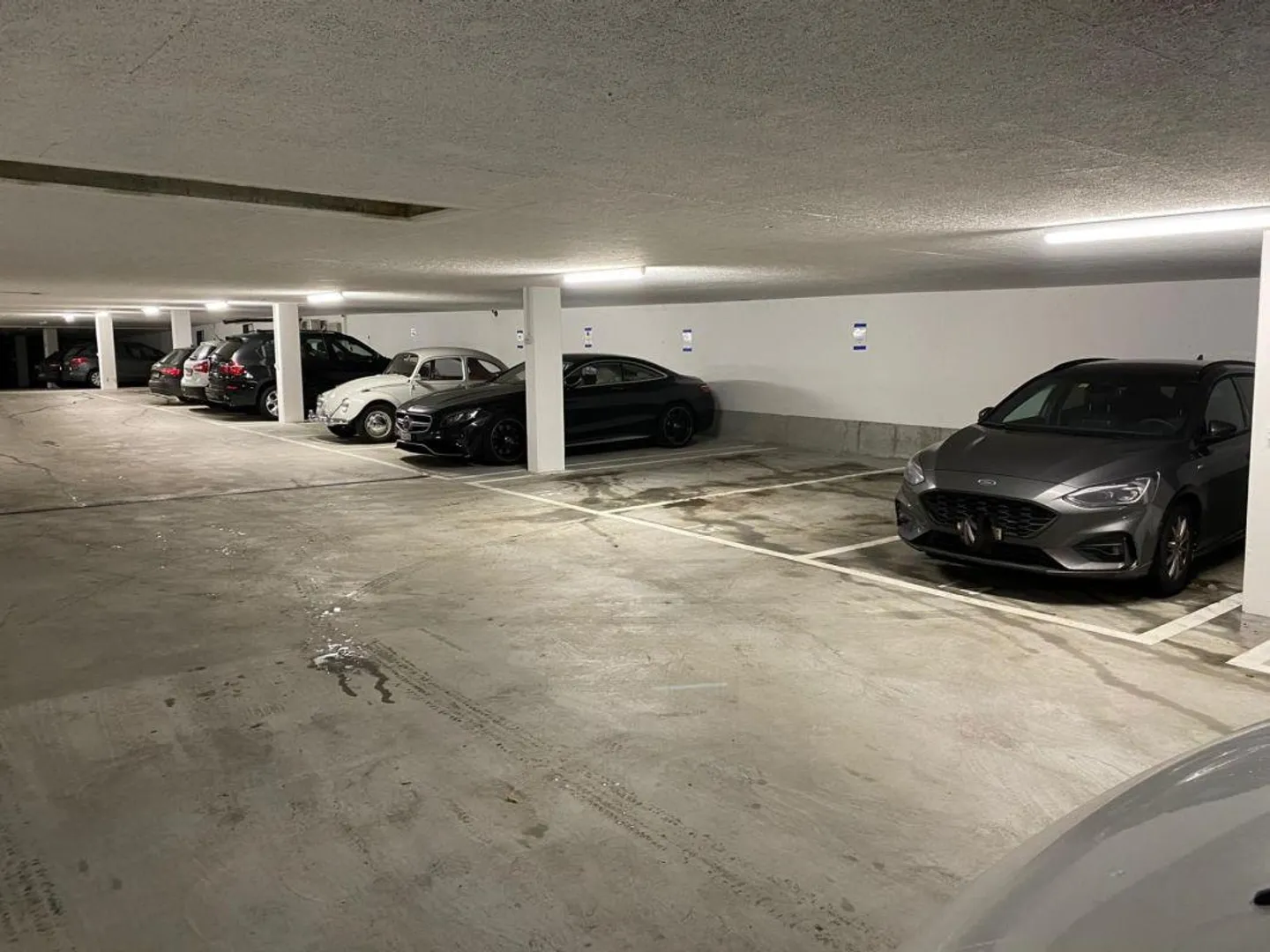 Place de parking souterrain - Photo 2 sur 2