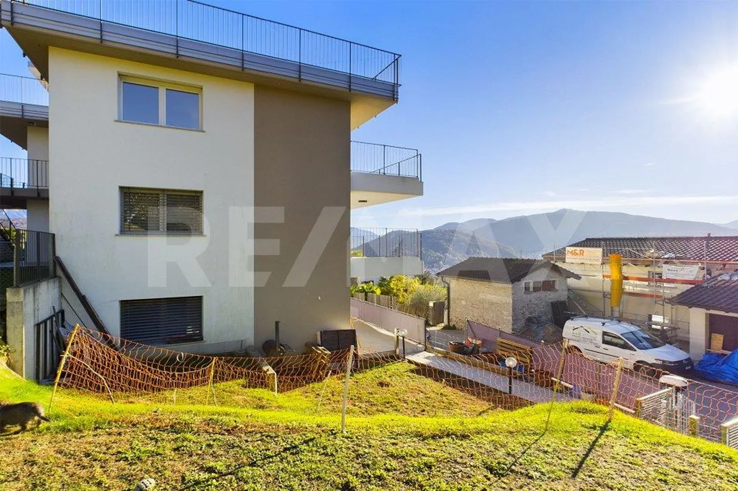 NEGGIO (PRÈS DE VERNATE) : Appartement de jardin lumineux et moderne avec une belle vue - Photo 5 sur 11