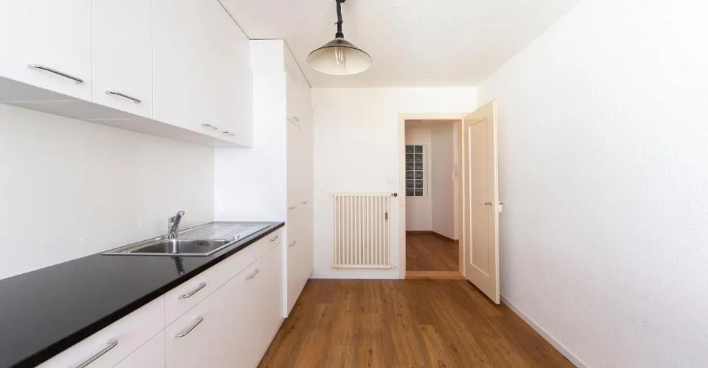 Charmante Wohnung in Glarus - Foto 3 von 9