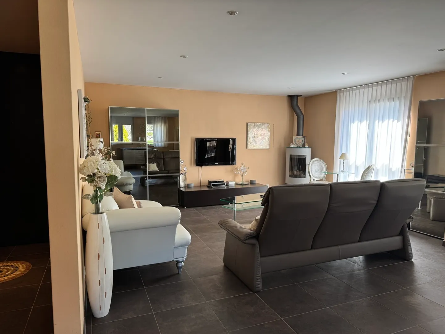 Le Landeron: Wunderschöne Maisonette-Wohnung für diesen Sommer verfügbar - Foto 1 von 15