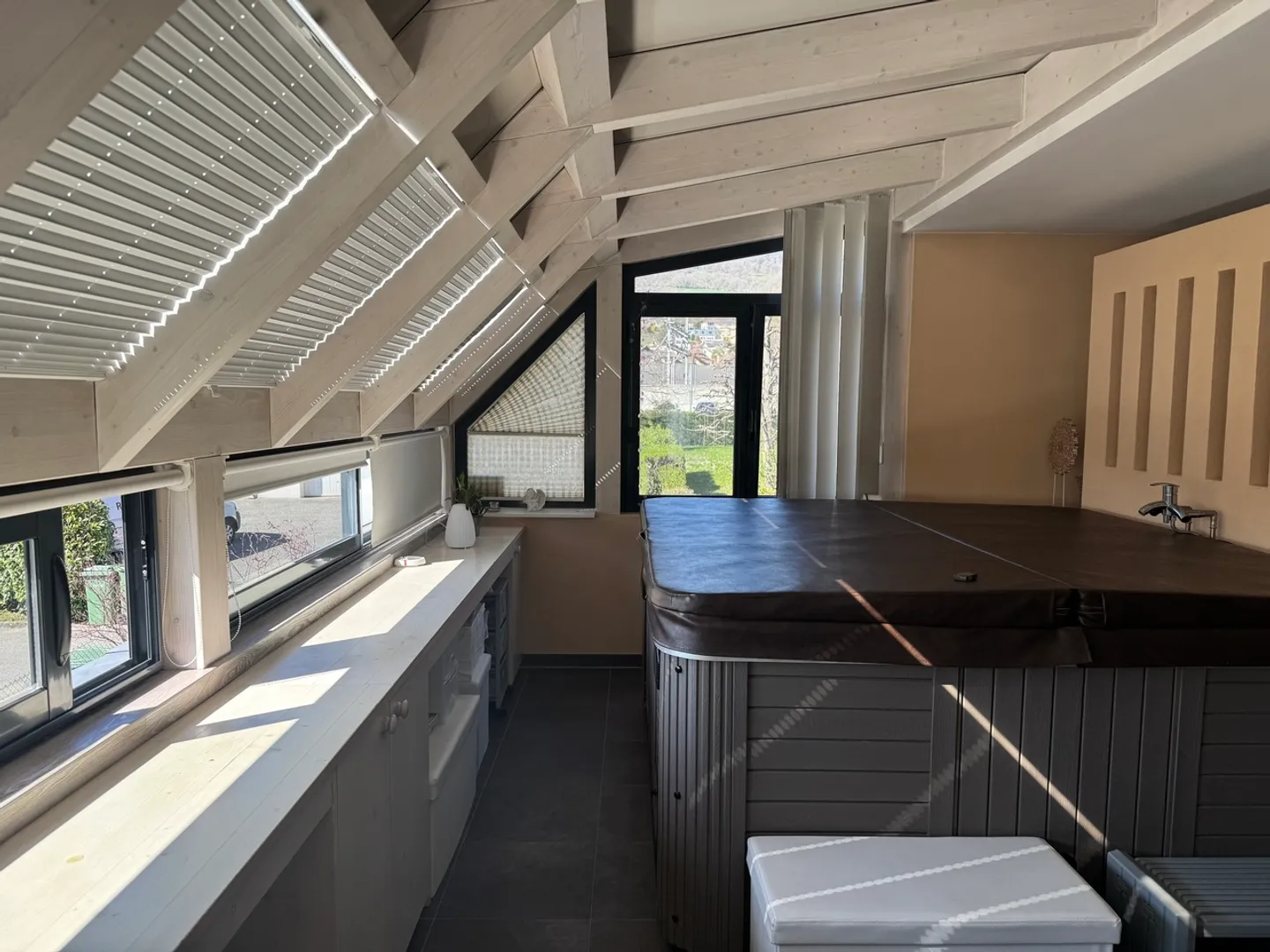 Le Landeron: Wunderschöne Maisonette-Wohnung für diesen Sommer verfügbar - Foto 2 von 15