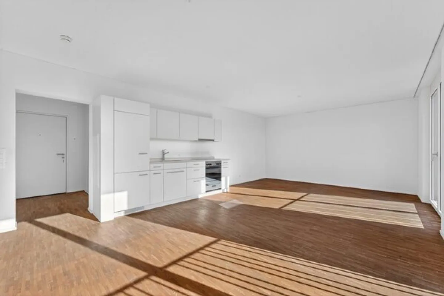 Senior Apartment with Services in Root - Photo 2 of 6