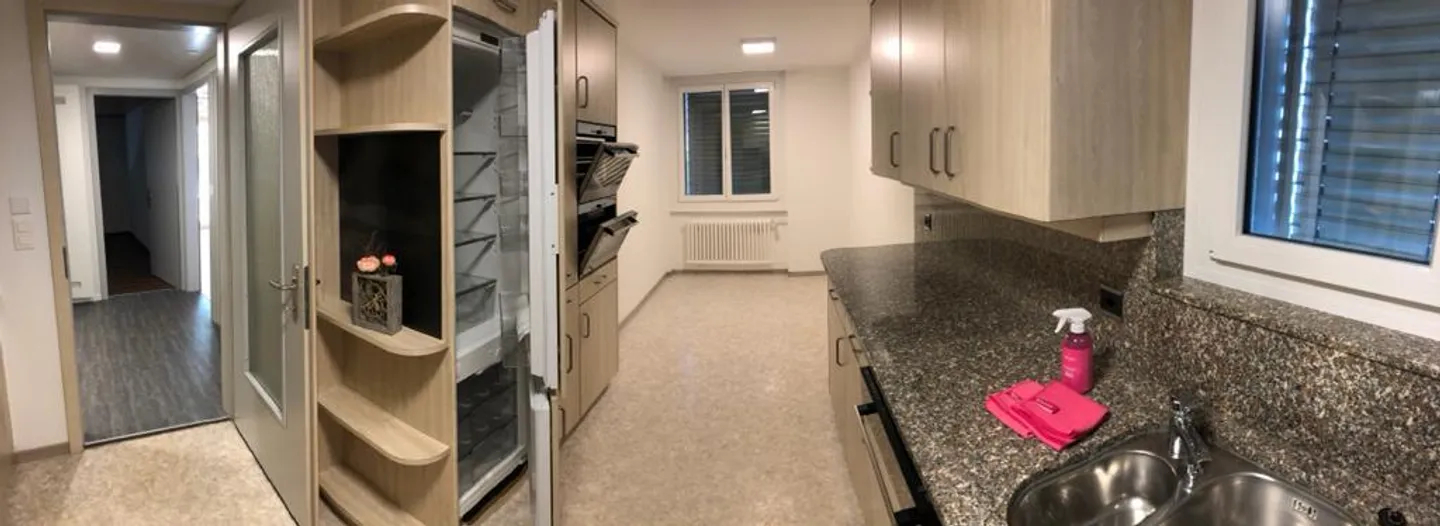 4.5 Zimmer Wohnung mit Wintergarten & grossem Aussenbereich - Foto 5 von 14