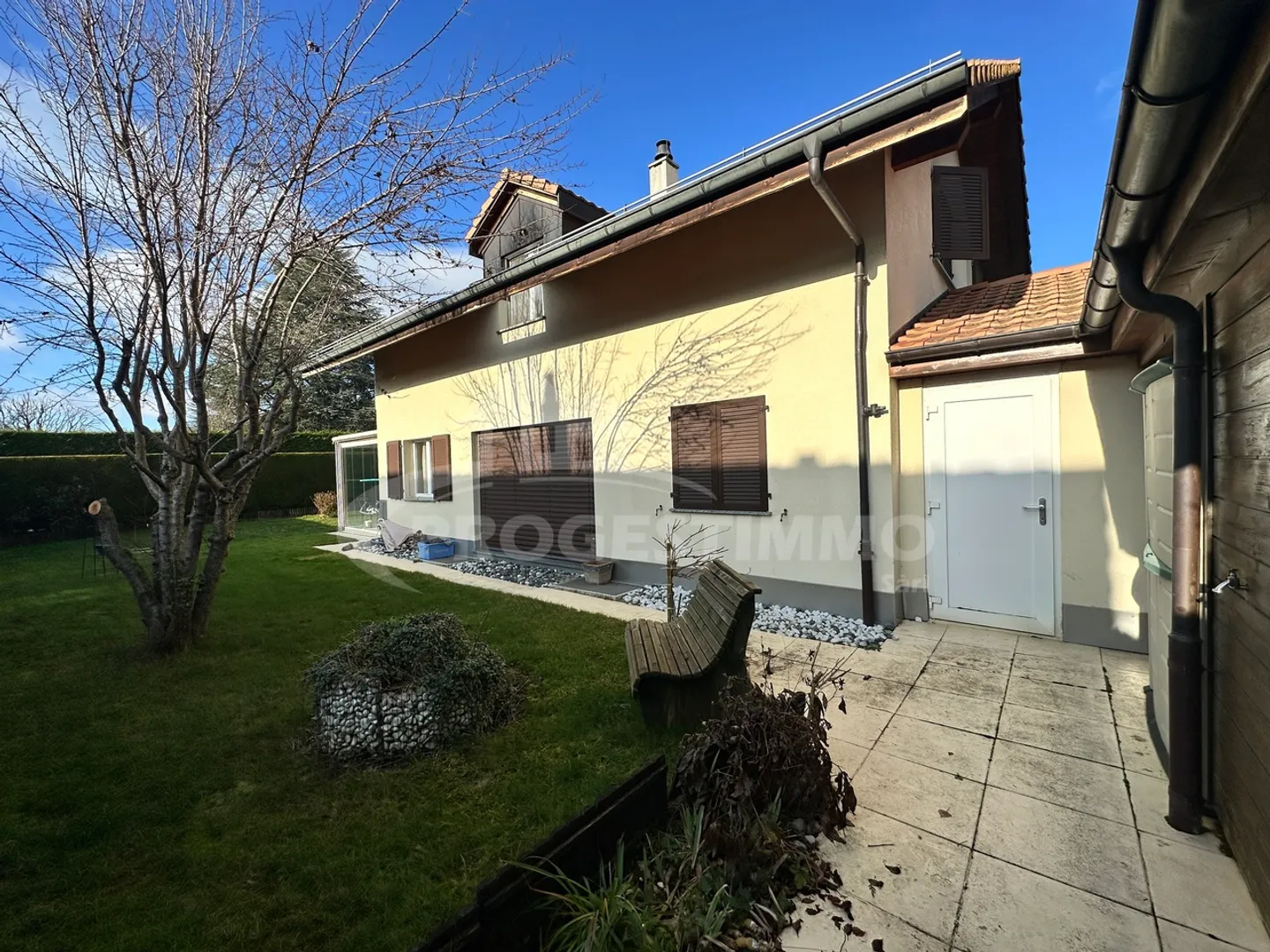 GERÄUMIGE FAMILIENVILLA - Foto 2 von 14