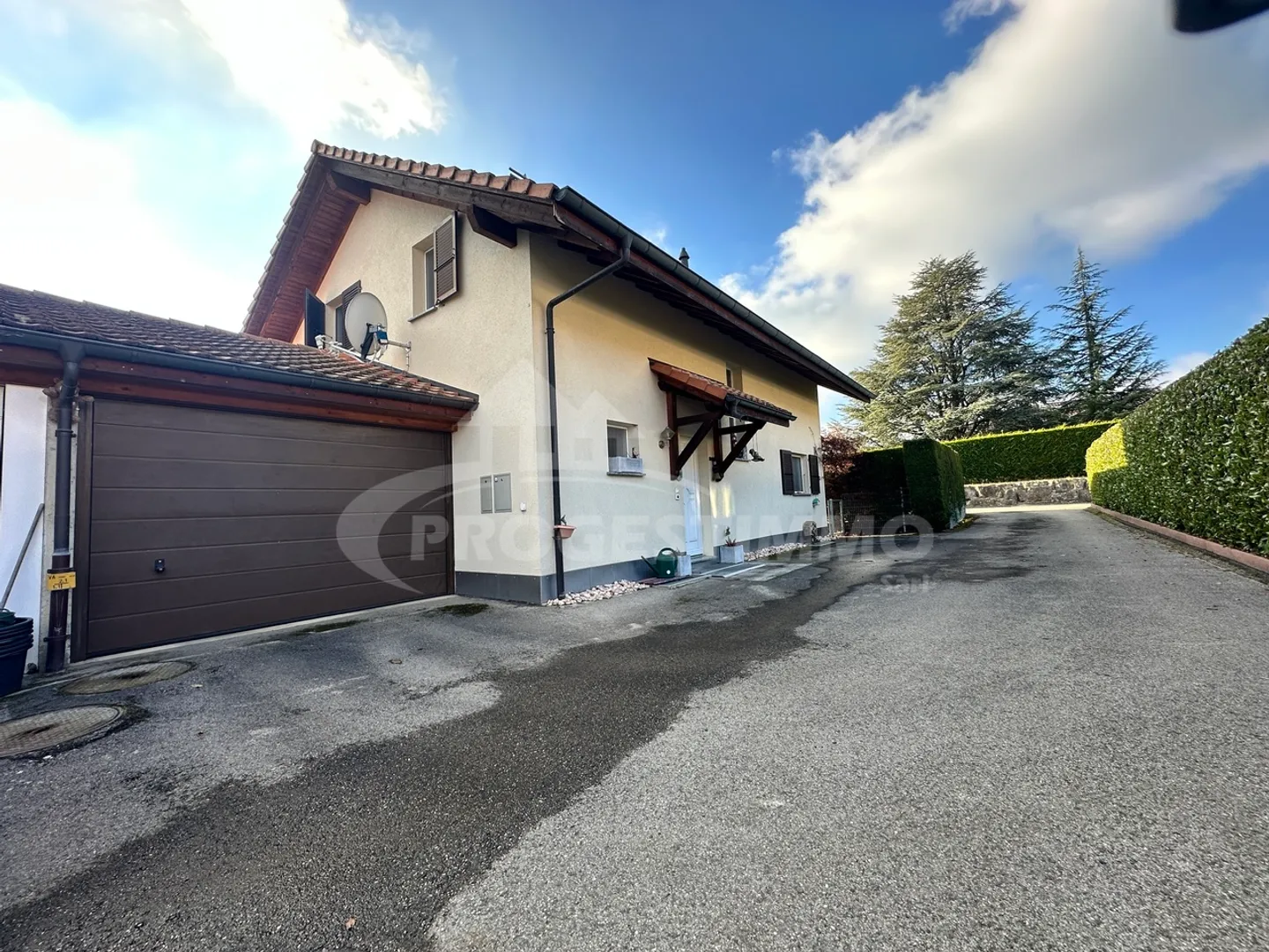 GERÄUMIGE FAMILIENVILLA - Foto 3 von 14