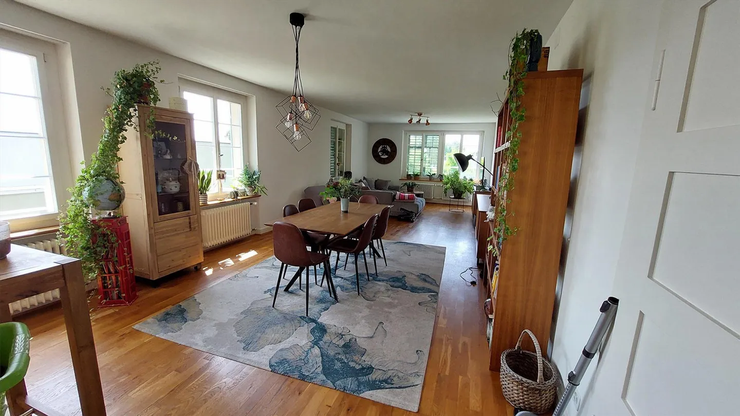 5.5 Room Maisonette Apartment in a Central Location in Winterthur - Photo 4 of 10
