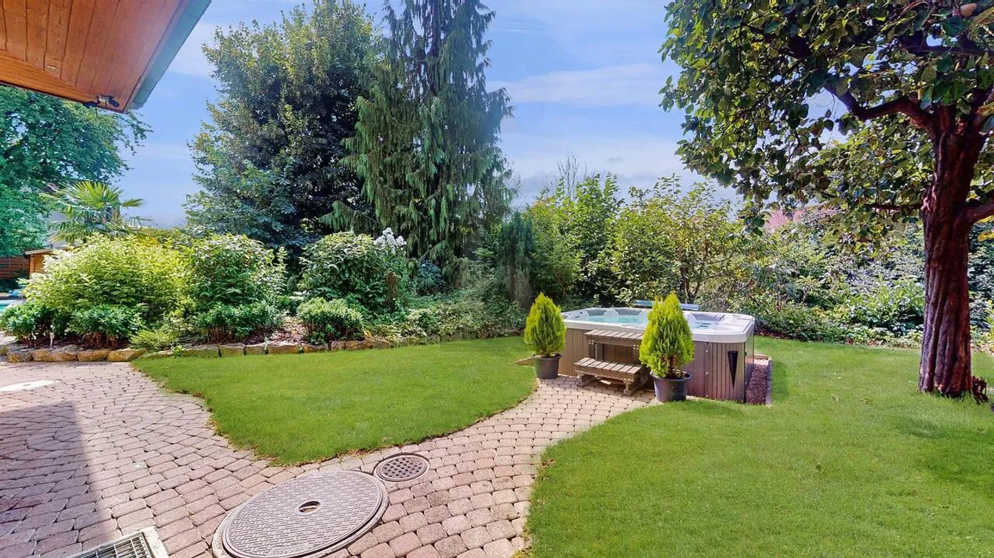ESCLUSIVO CON PISCINA, GIARDINO DA SOGNO E CANTINA - Foto 3 di 6