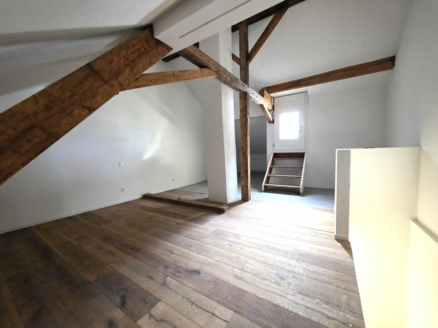 Maison de ville de 4 chambres avec appartement en sous-sol - Photo 4 sur 20
