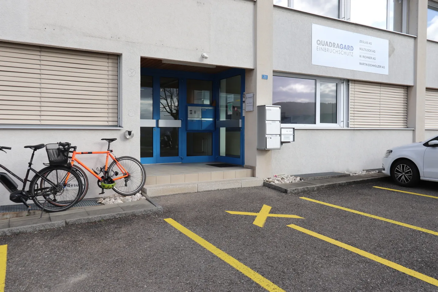 Uffici moderni a Egliswil con parcheggi - Foto 1 di 5