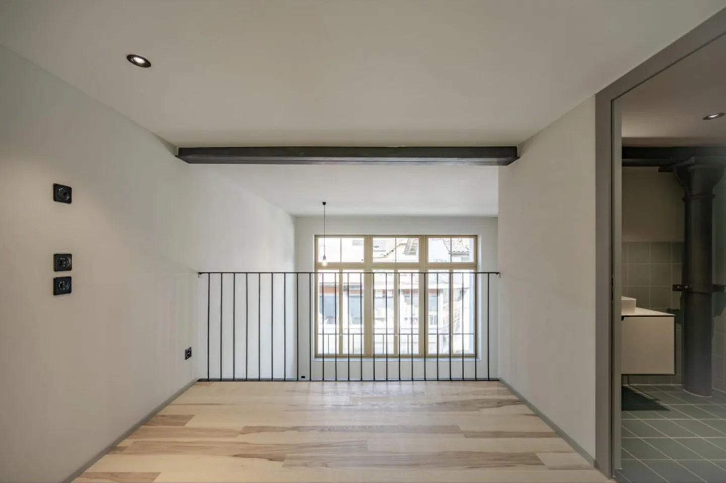 Loft avec de Vraies Hautes Pièces - Photo 8 sur 11