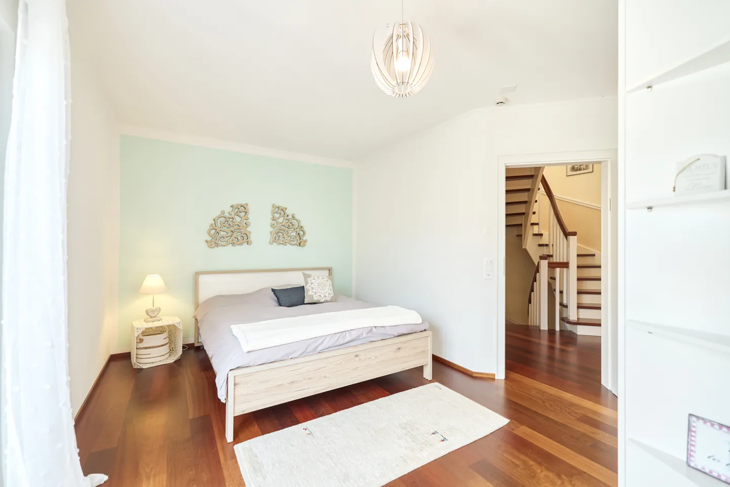 SENSO DI VACANZA: VILLA CON VISTA SUL LAGO DI NEUCHÂTEL - Foto 8 di 13