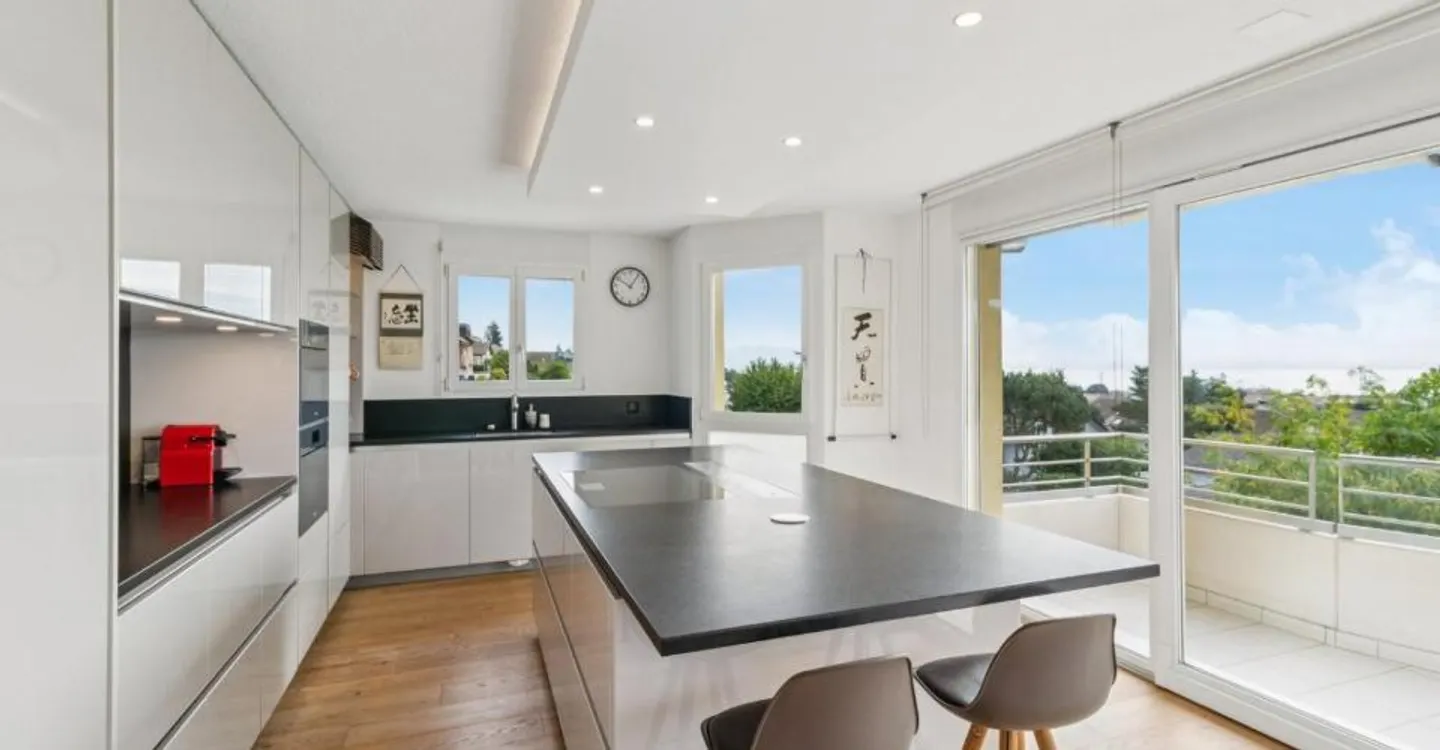 Stunning Apartment with Lake View - Photo 2 of 13