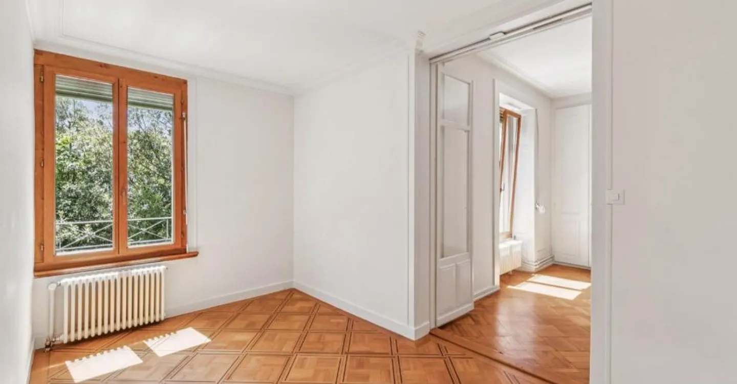 Character apartment on the 1st floor of a Master House - Photo 4 of 7