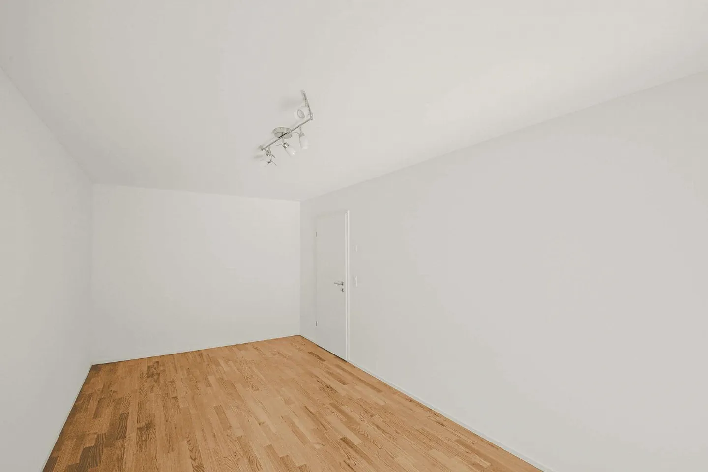 Comfort and tranquility combined - Modern penthouse apartment for the highest demands! - Photo 7 of 14