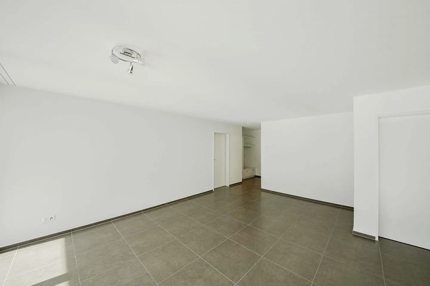 Comfort and tranquility combined - Modern penthouse apartment for the highest demands! - Photo 5 of 14