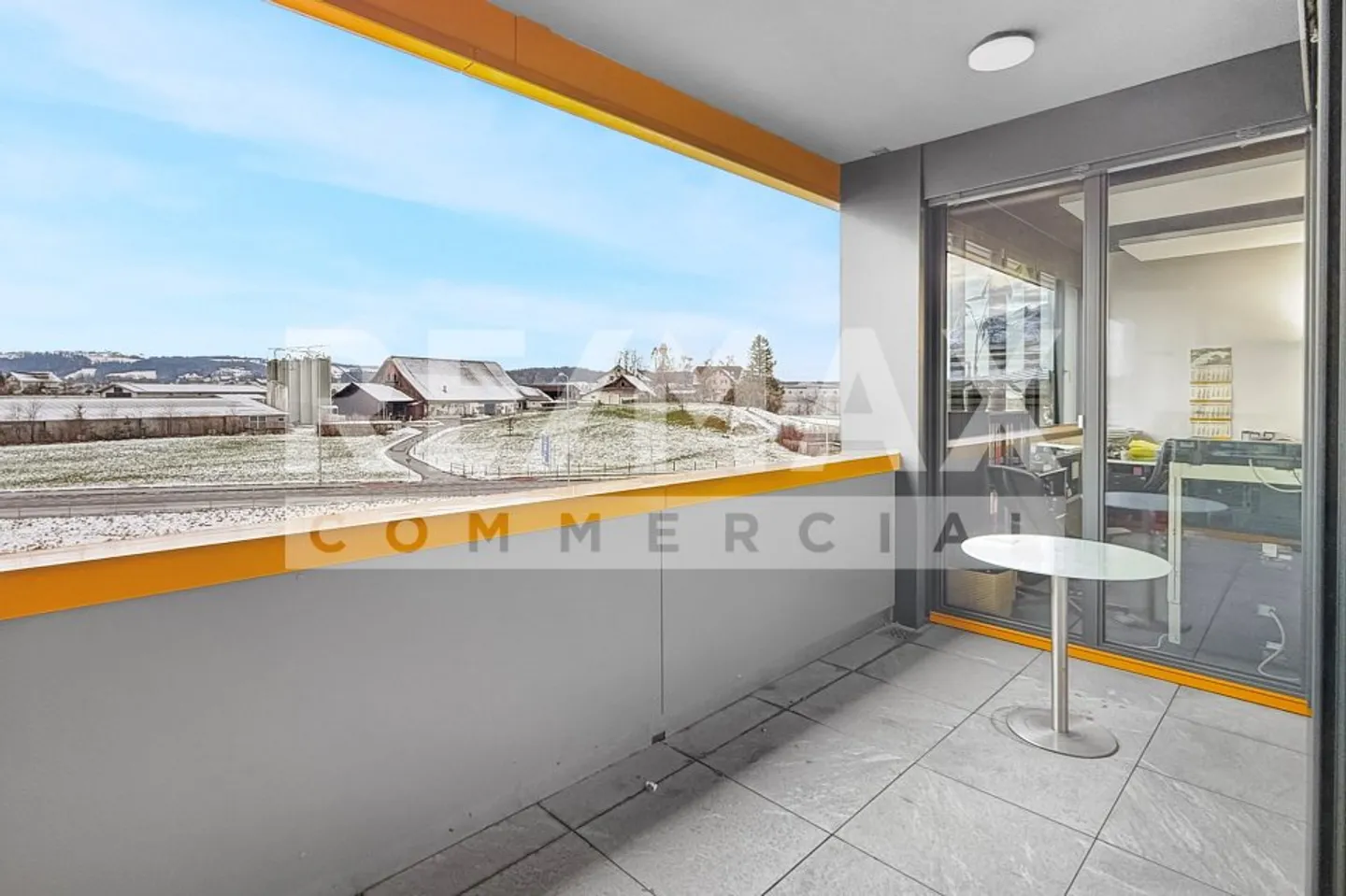 Attractive and modern office spaces in an ideally accessible location - Photo 4 of 13