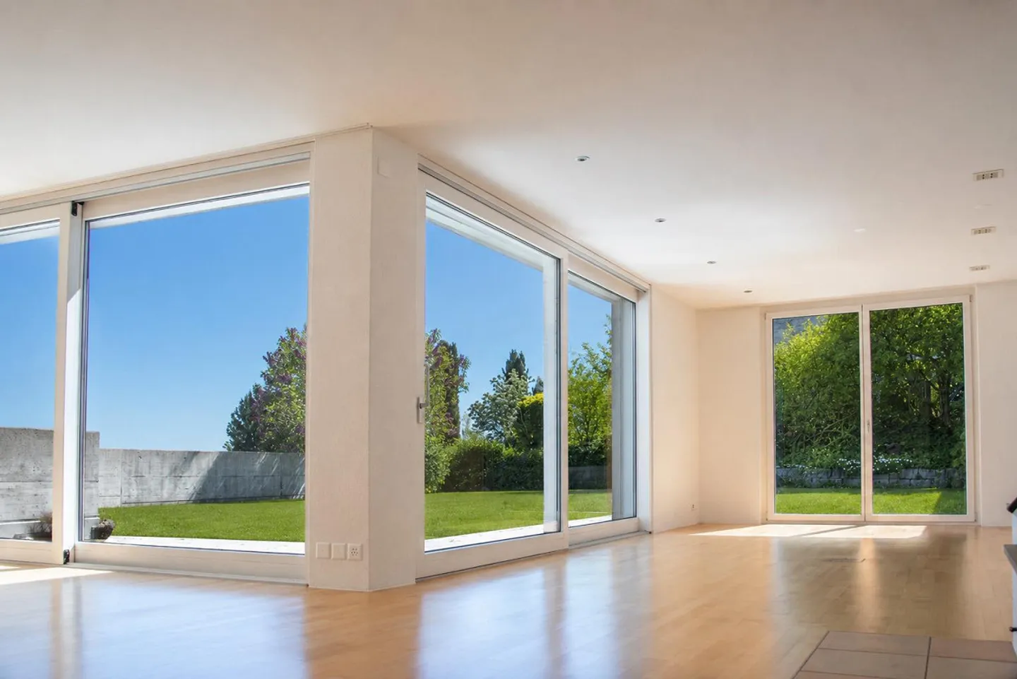 Spacious Single-Family Home with Great View - Photo 6 of 28
