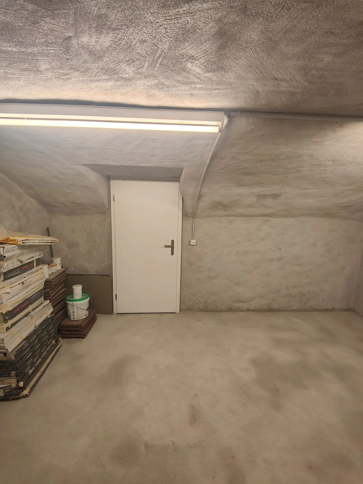 Secure Storage Space in Neuendorf - Photo 3 of 13