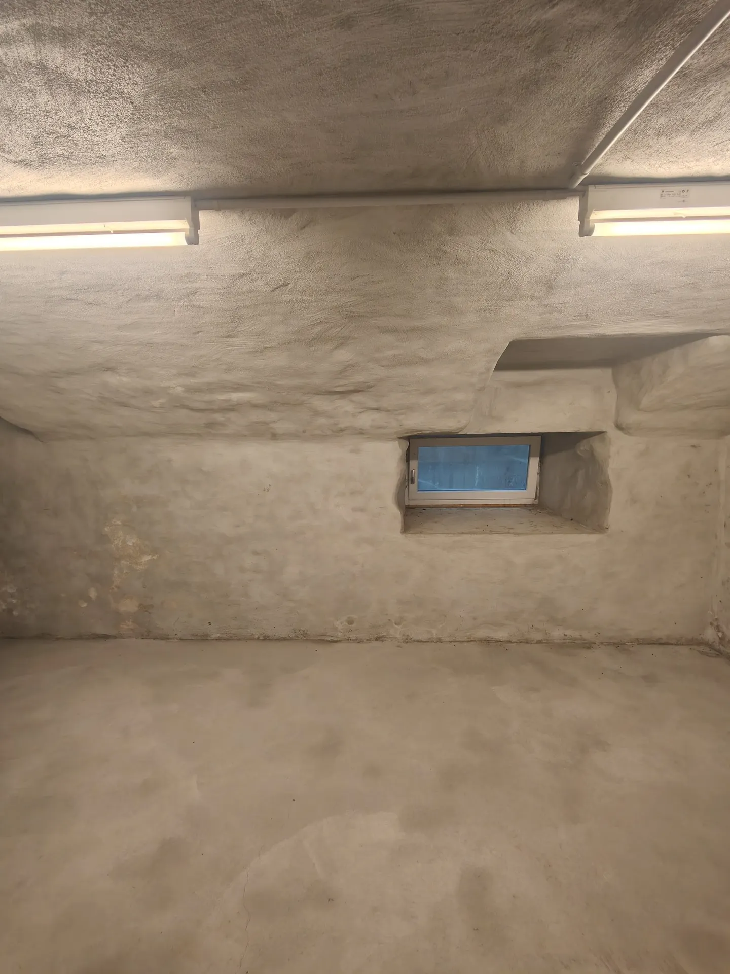 Secure Storage Space in Neuendorf - Photo 8 of 13