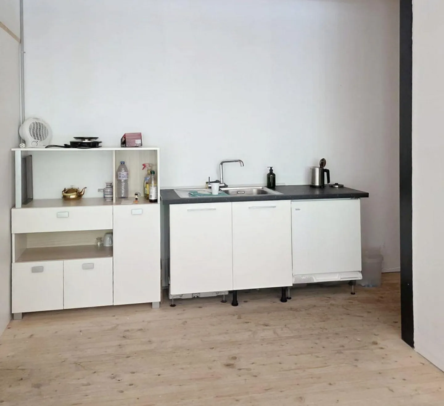 Fully Equipped Laundry - Start Immediately Instead of Investing - Photo 9 of 12
