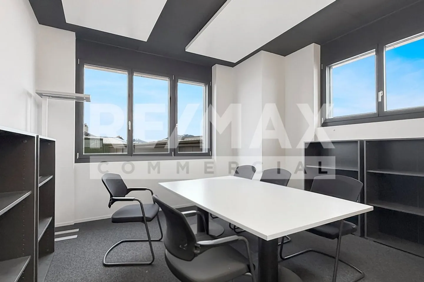 Attractive and modern office spaces in an ideally accessible location - Photo 6 of 13