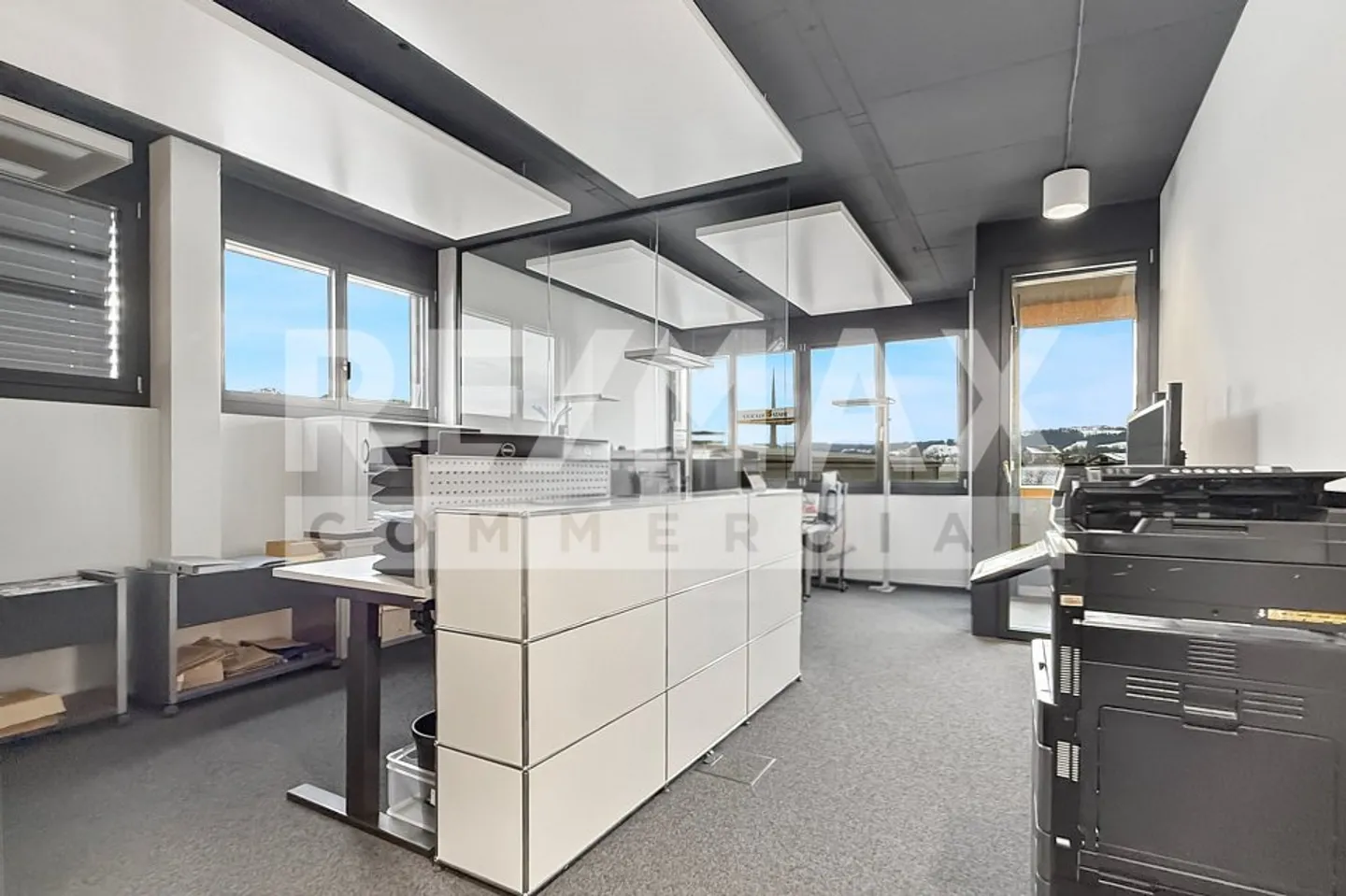 Attractive and modern office spaces in an ideally accessible location - Photo 7 of 13