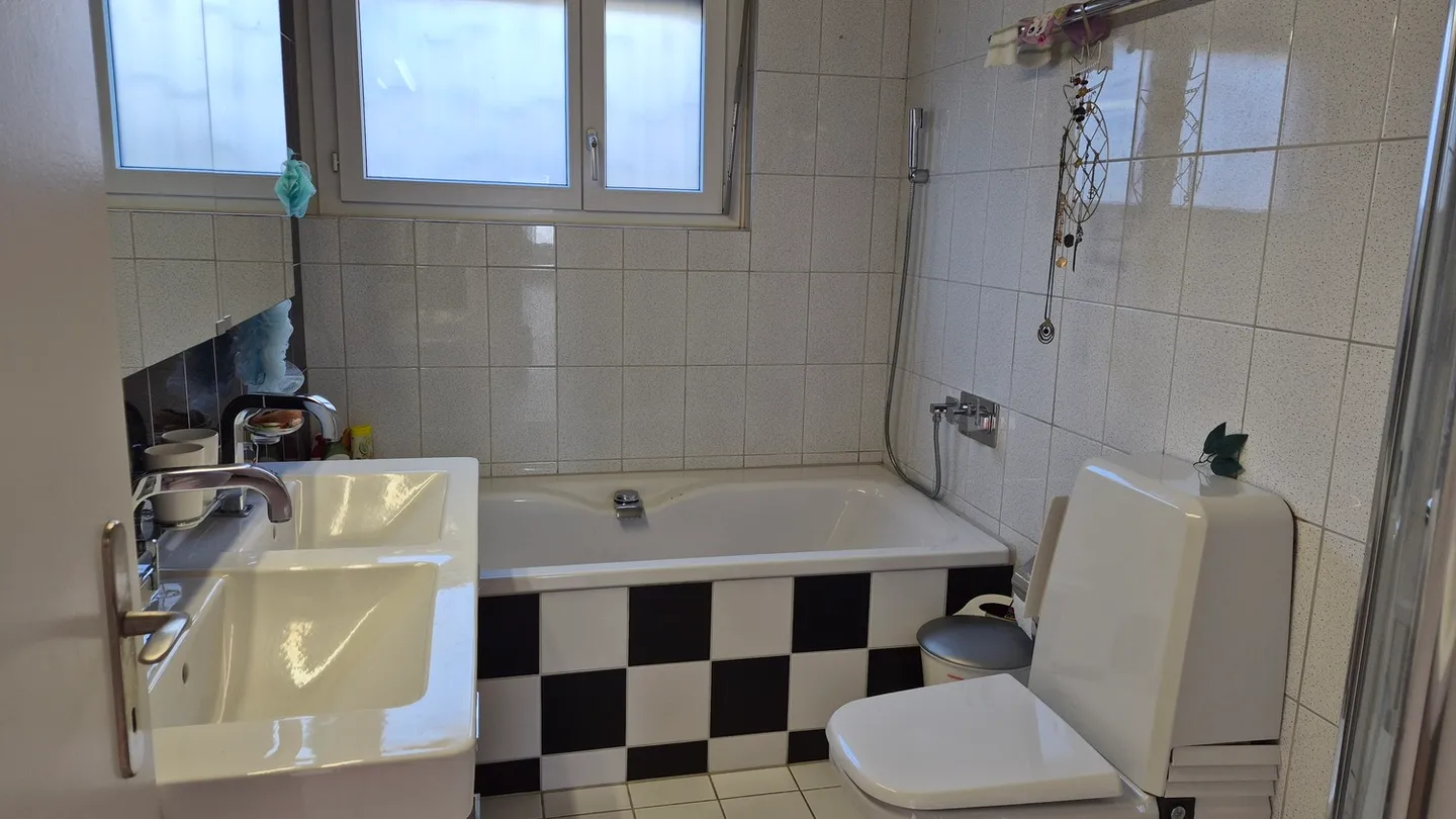 Casa familiare luminosa con giardino - Foto 10 di 10