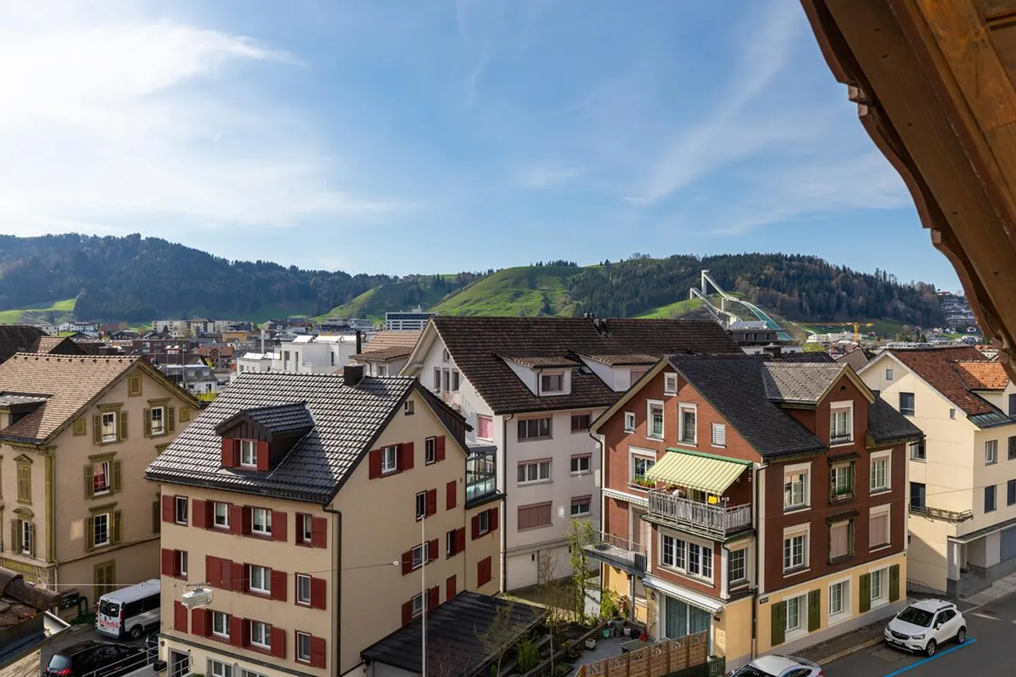 Einsiedeln: freshly renovated penthouse apartment in the old town - Photo 1 of 5