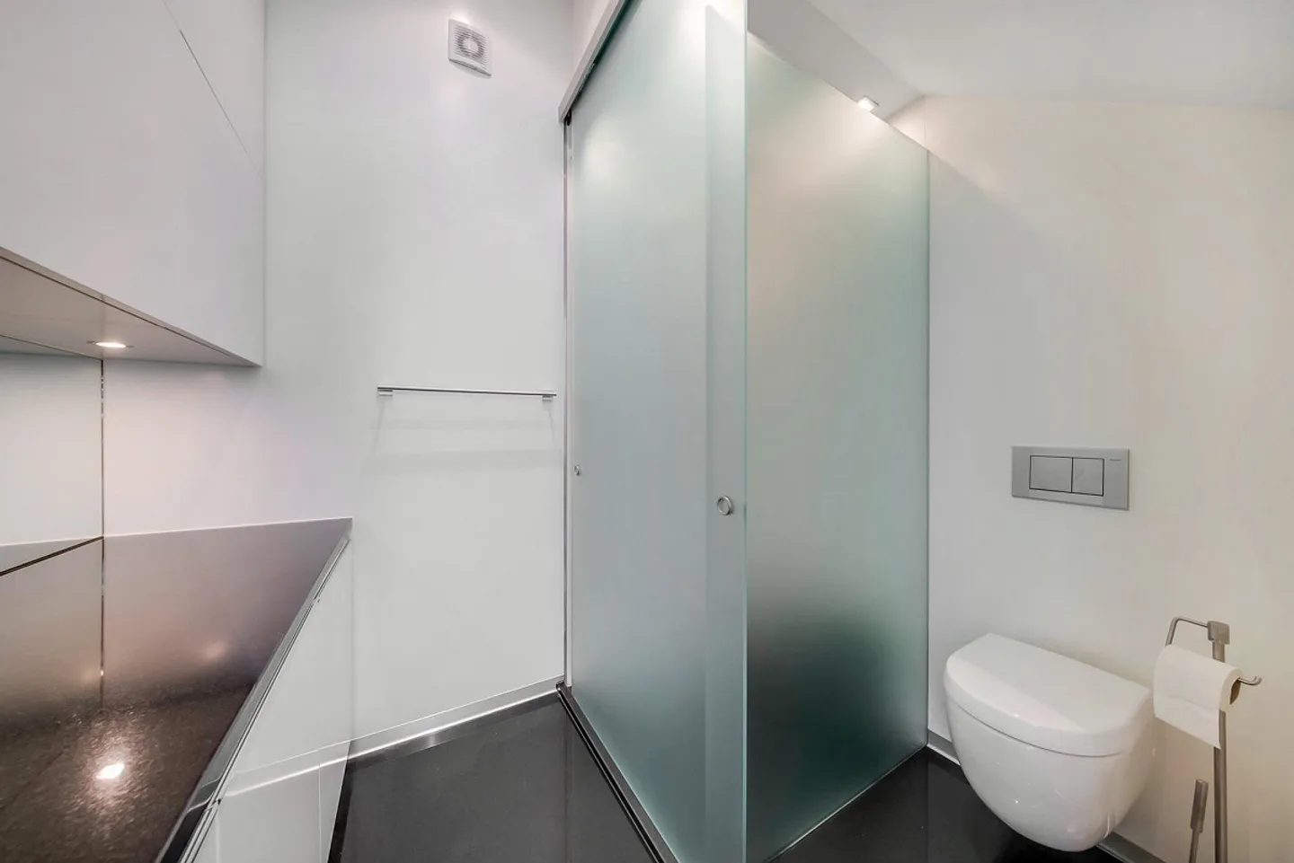 L'appartement parfait et unique sur deux étages dans le district 6 - Photo 8 sur 13