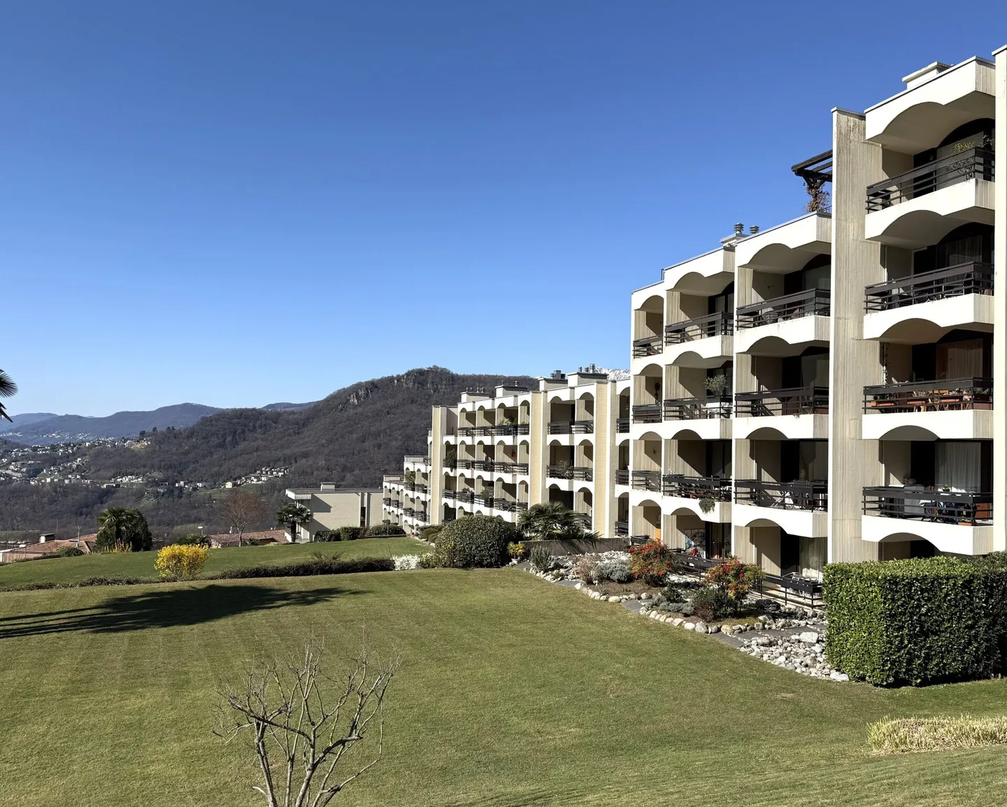 Magnifique 3.5 pièces dans le complexe résidentiel de Cadro - Photo 9 sur 11