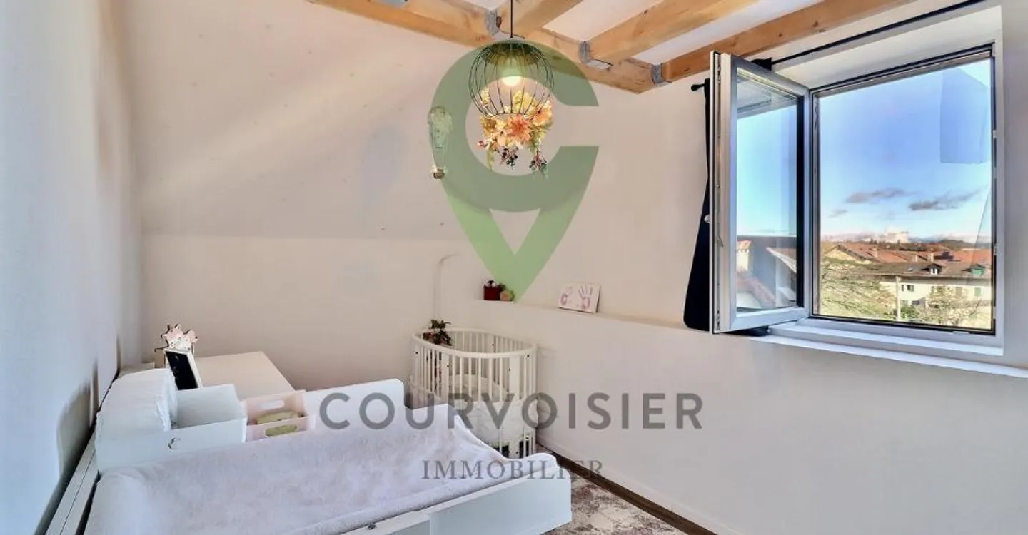 Spacious duplex offering the charm of the old and absolute comfort - Photo 4 of 11
